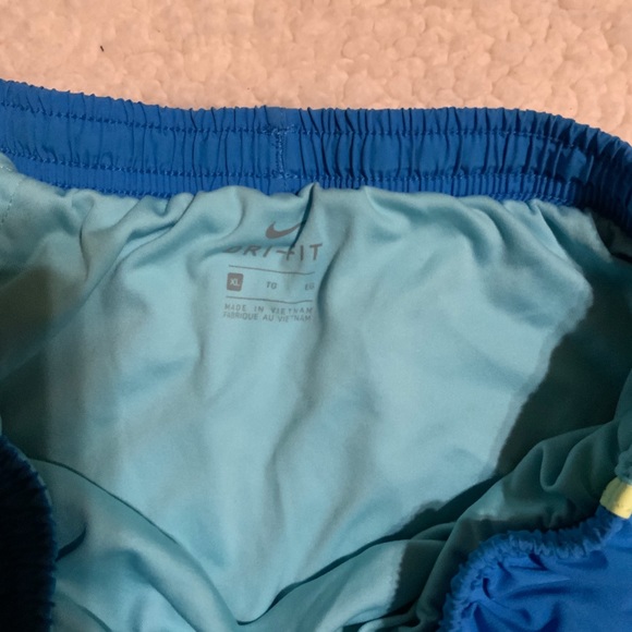 Nike Dri-Fit Shorts - Picture 2 of 4